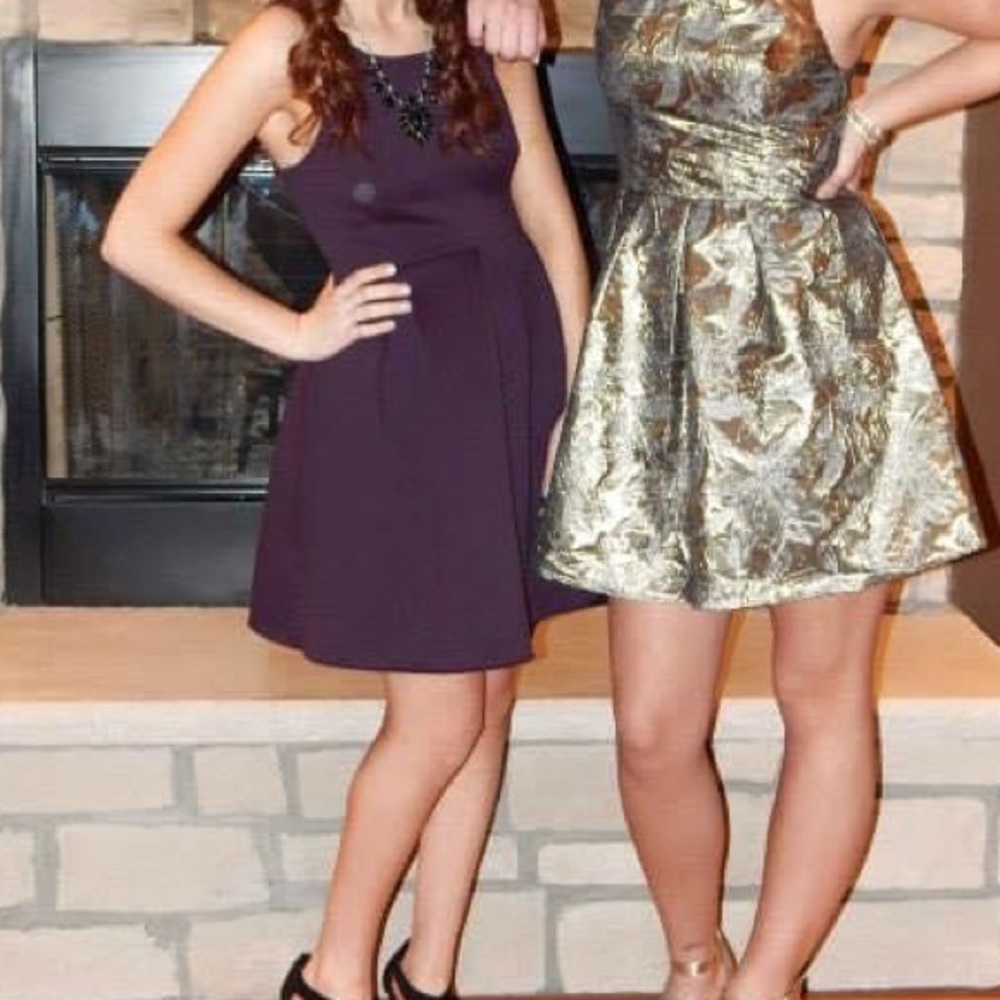 SIZE 0 DARK PURPLE DRESS